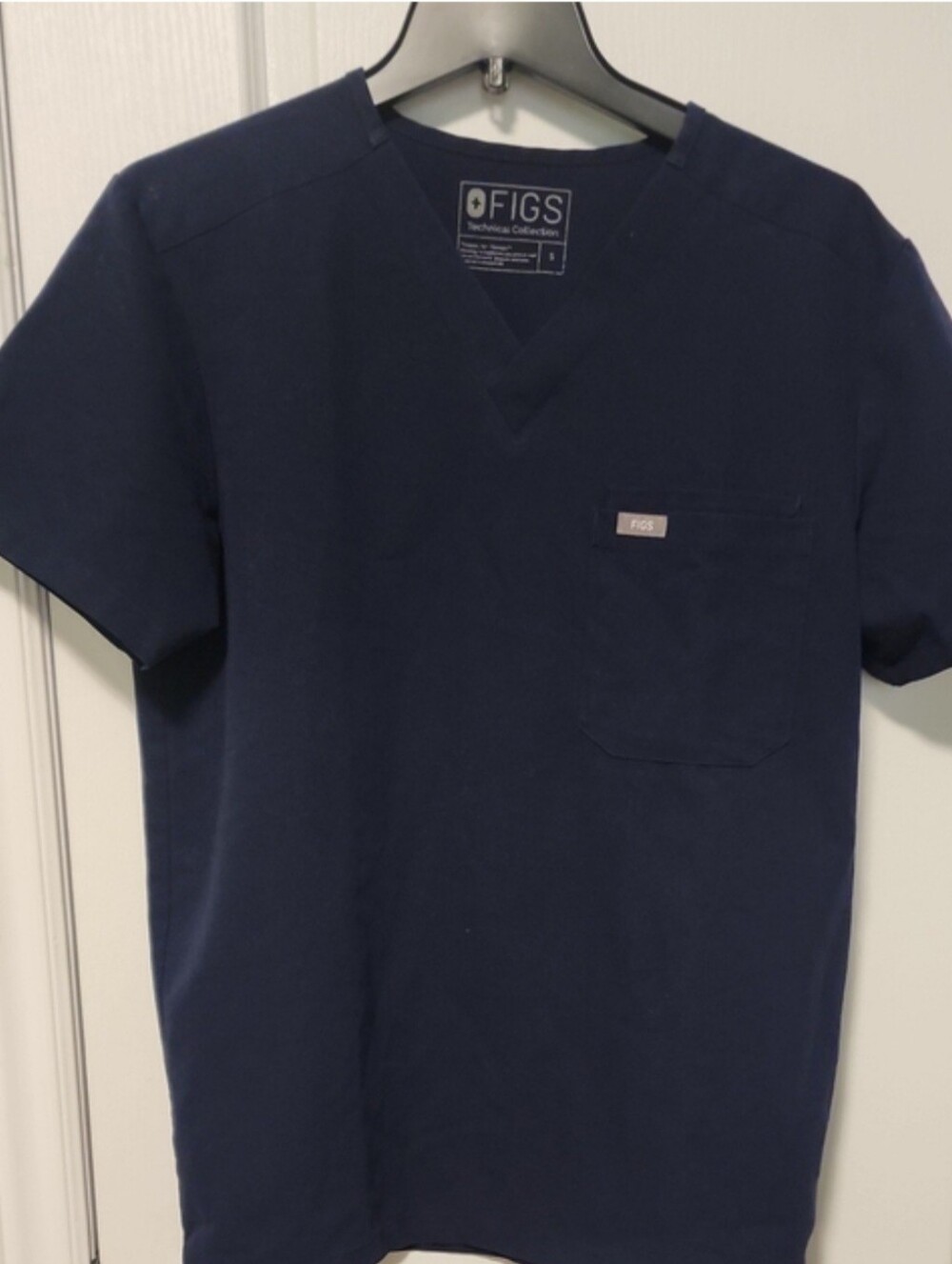 FIGS Navy top and bottom set male small